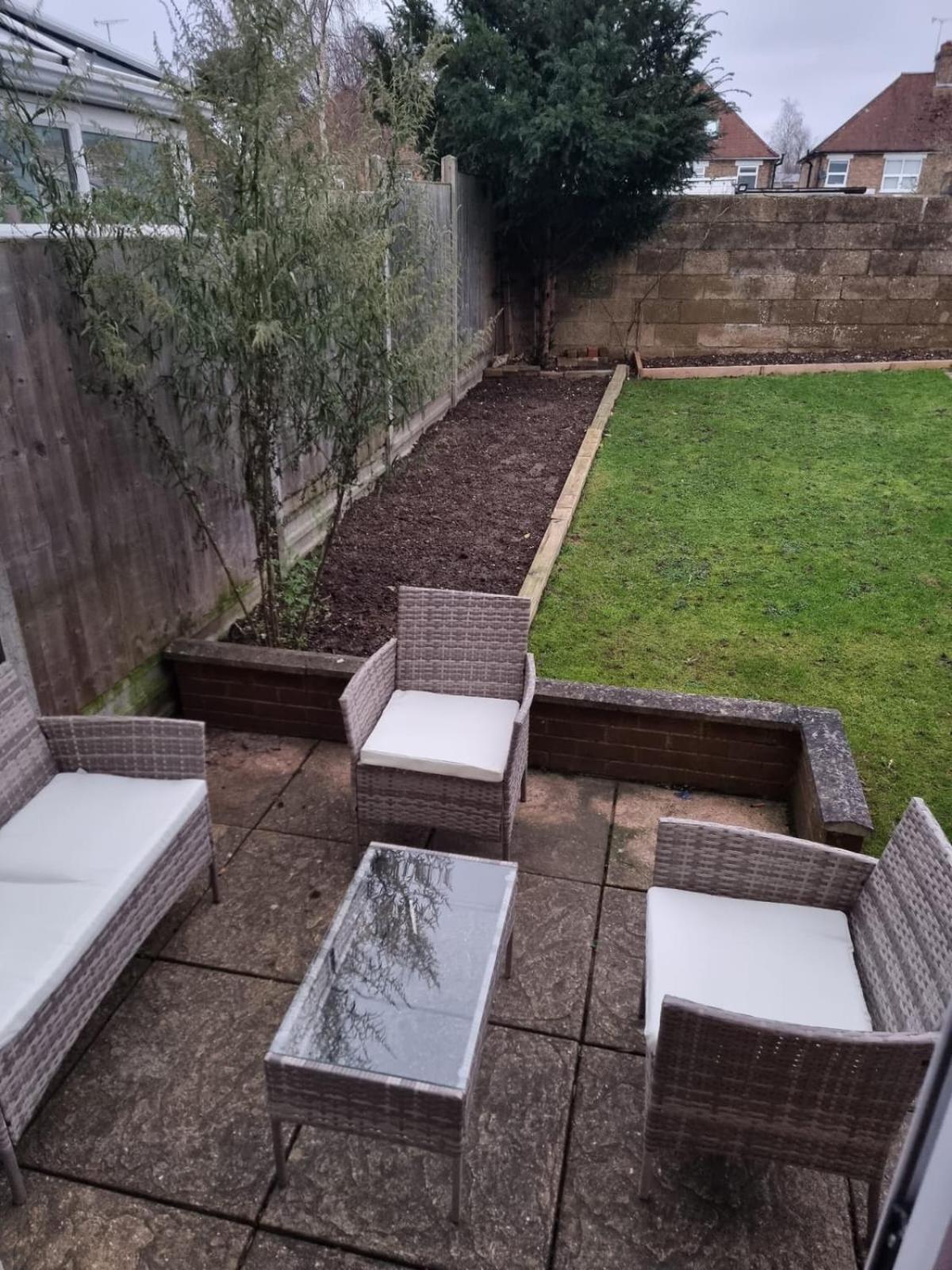Lush House Close To Ashford Town Centre With Driveway Exterior foto